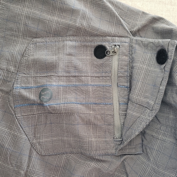 Lululemon – Cargo Shorts Wide Leg Technical Fabric Gray Blue Plaid Light… - Picture 5 of 7